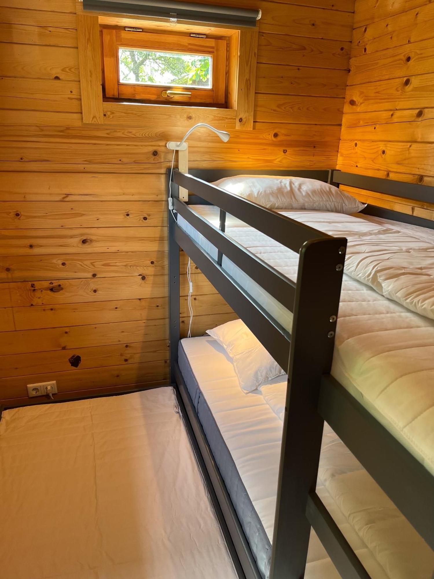 Luxe En Ruim Chalet Met Airco Bij Leekstermeer Matsloot Exterior foto